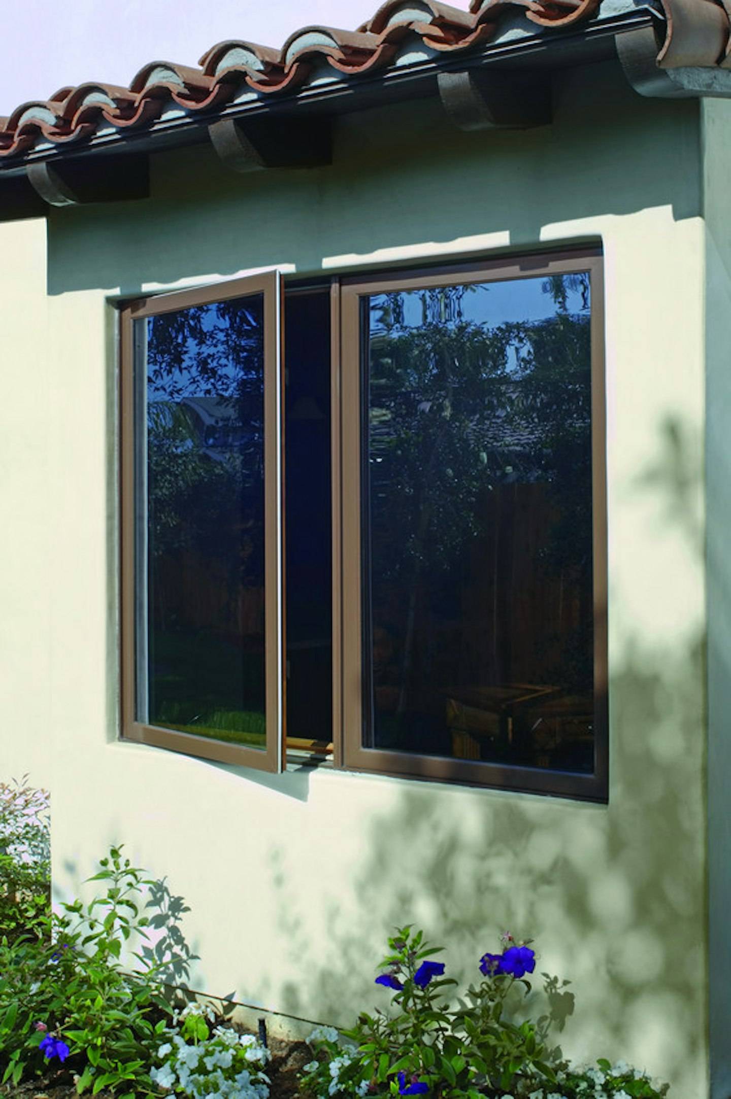 andersen e series windows coffeebean spanish stucco exterior E-Series Casement Windows — andersen e series windows coffeebean spanish stucco exterior