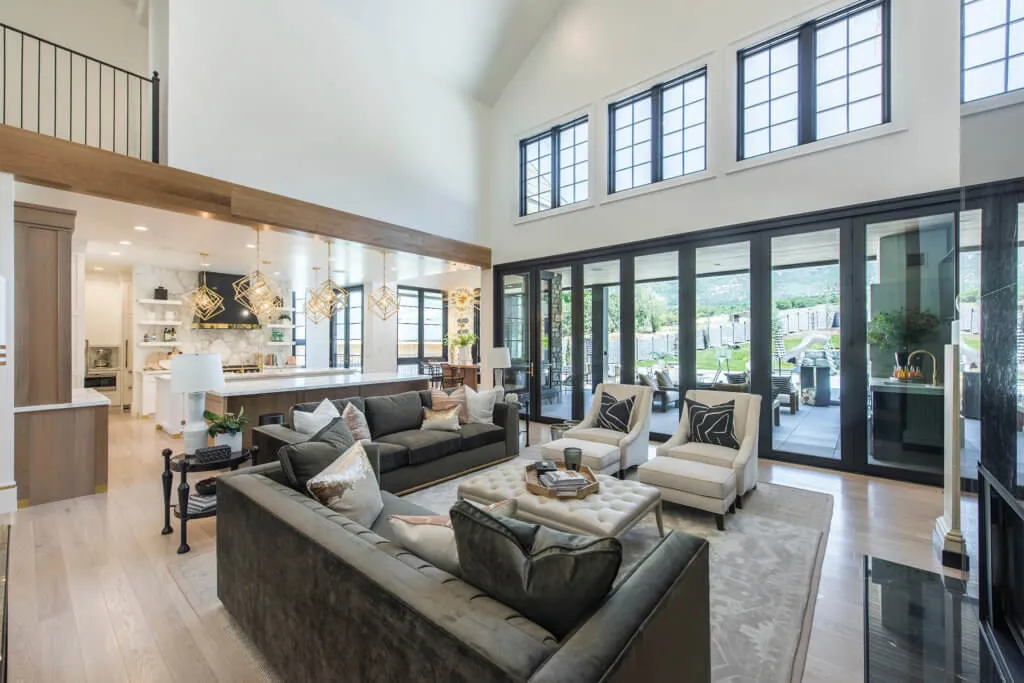AW17_17149_R2-1024×683-1 Black fiberglass windows in a modern great room