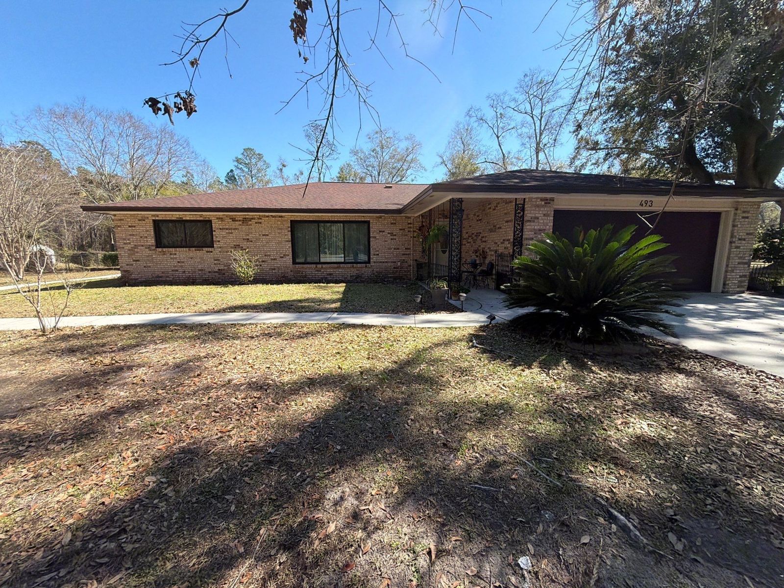 Black-frame replacement windows in Lake City, FL