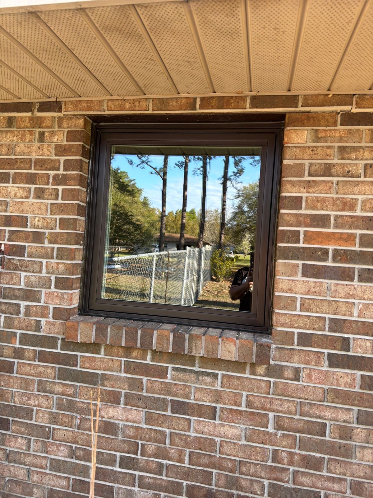 trenton-fl-08 Bronze-frame replacement windows in Trenton, FL
