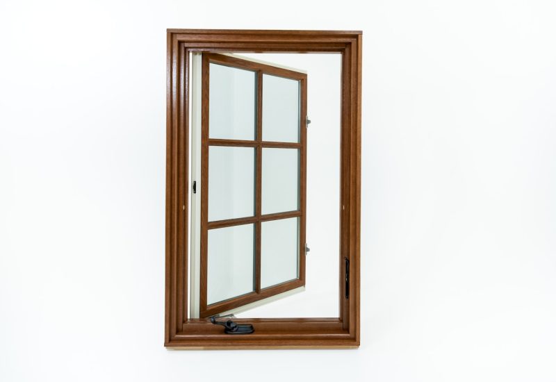 andersen-a-series-casement-window-with-fibrex-exterior-and-wood-interior