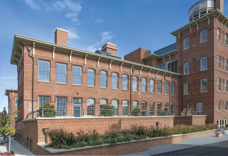 andersen-e-series-windows-canvas-commercial-brick-exterior-1