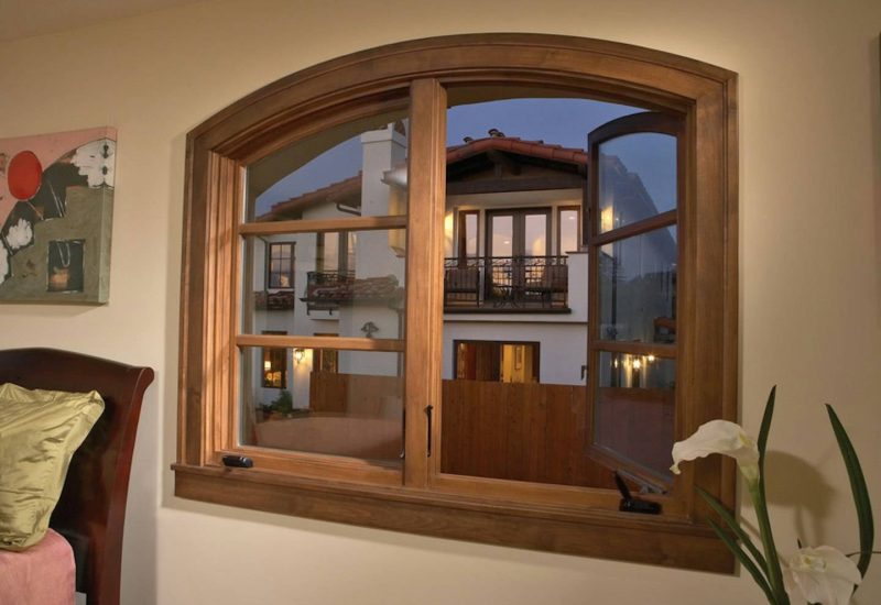 andersen-e-series-windows-woodstain-bedroom-interior-1