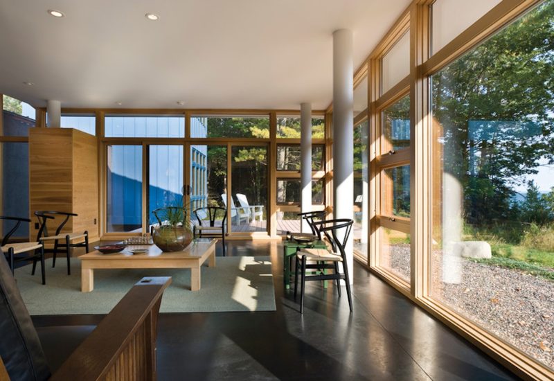 andersen-e-series-windows-woodstain-livingroom-interior-12